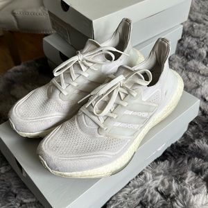 WOMENS 2022 ULTRABOOST